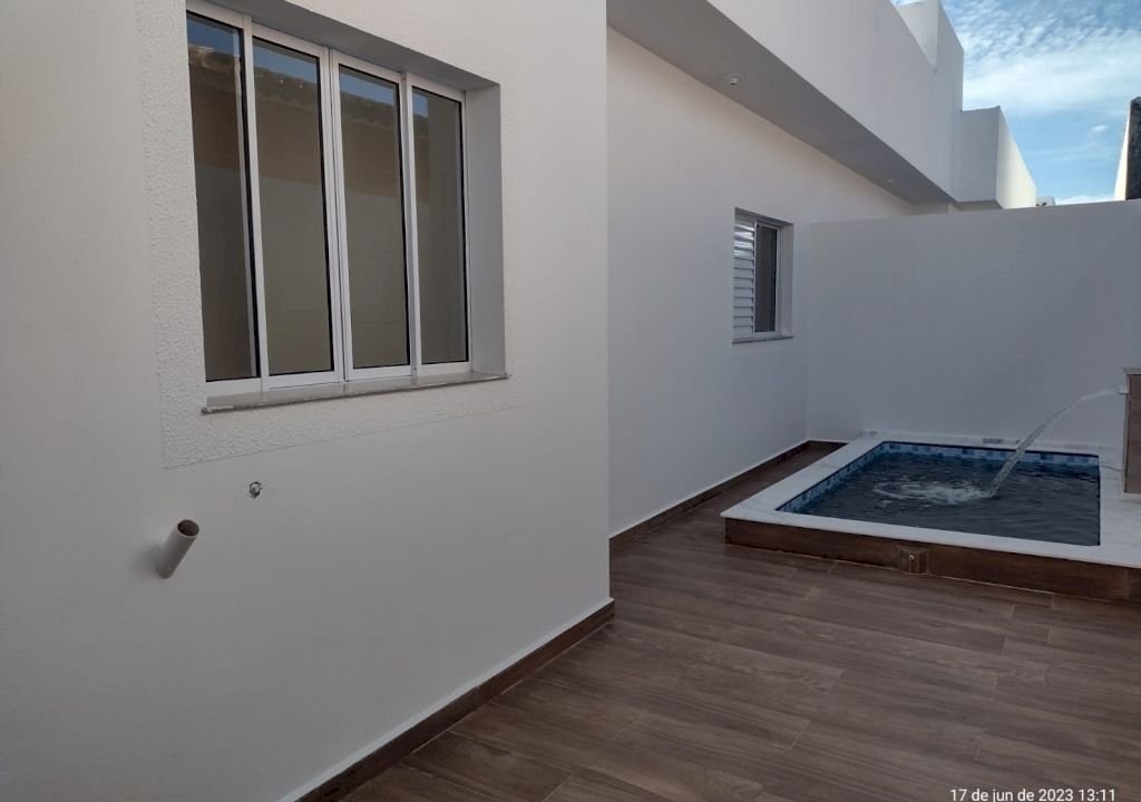 Imagem imóvel CASA COM PISCINA 2 DORMITÓRIOS COM SUÍTE