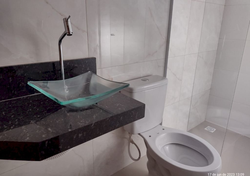 Imagem imóvel CASA COM PISCINA 2 DORMITÓRIOS COM SUÍTE