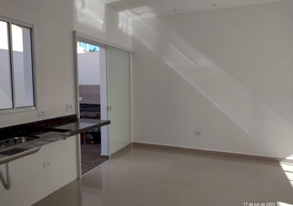 Imagem imóvel CASA COM PISCINA 2 DORMITÓRIOS COM SUÍTE