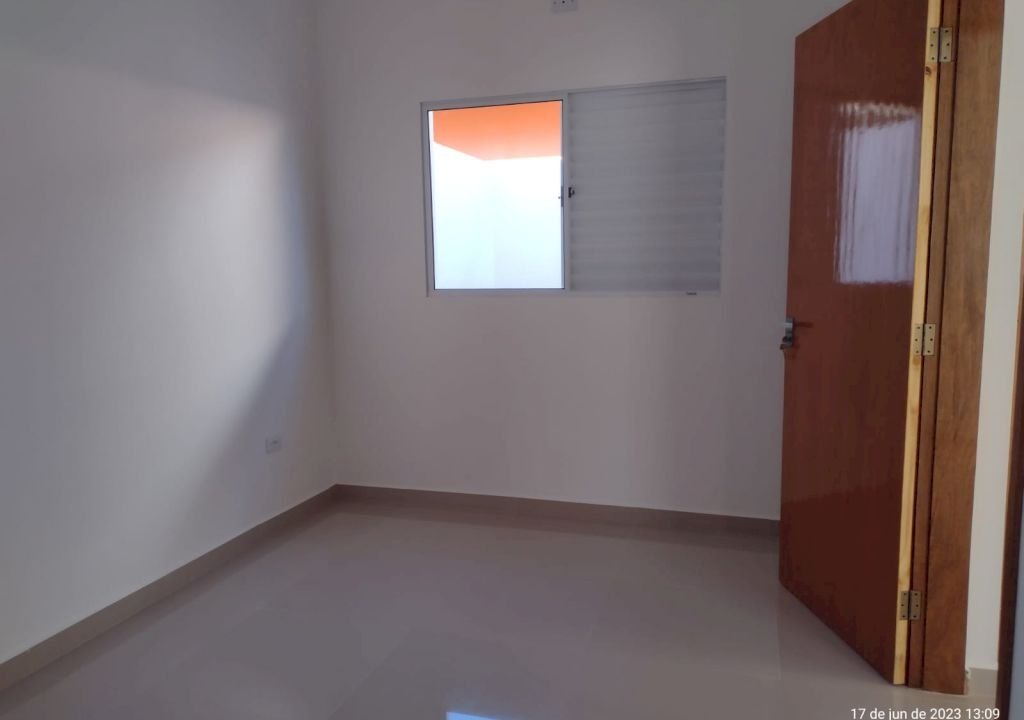 Imagem imóvel CASA COM PISCINA 2 DORMITÓRIOS COM SUÍTE